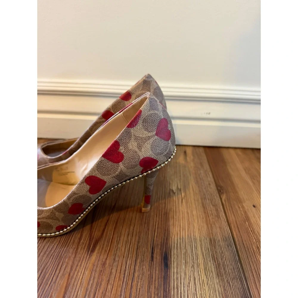 COACH Waverly Pump in Electric Red  Beaded chain Size 8.5